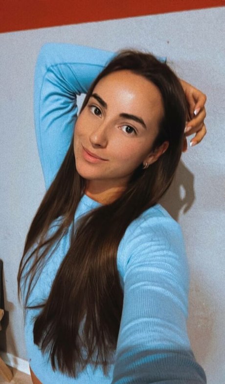 NaughtyCola onlyfans public photos