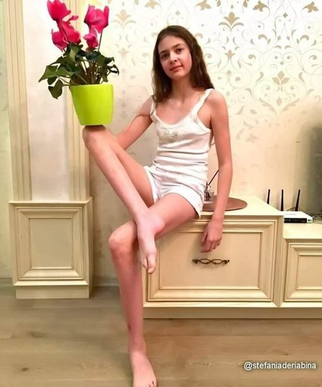 Stefania Deriabina naked only fans