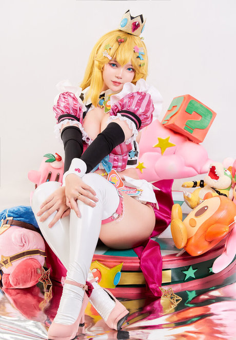 ZinieQ Cosplayer onlyfans nude photos