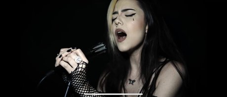 Violet Orlandi onlyfans page