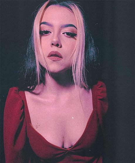 Violet Orlandi naked onlyfans leaked