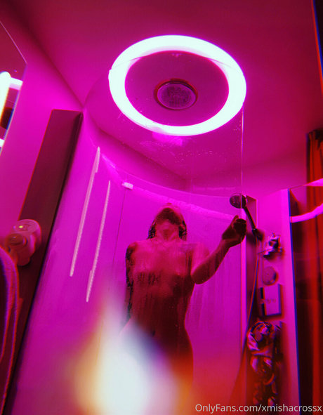 xmishacrossx naked onlyfans pics