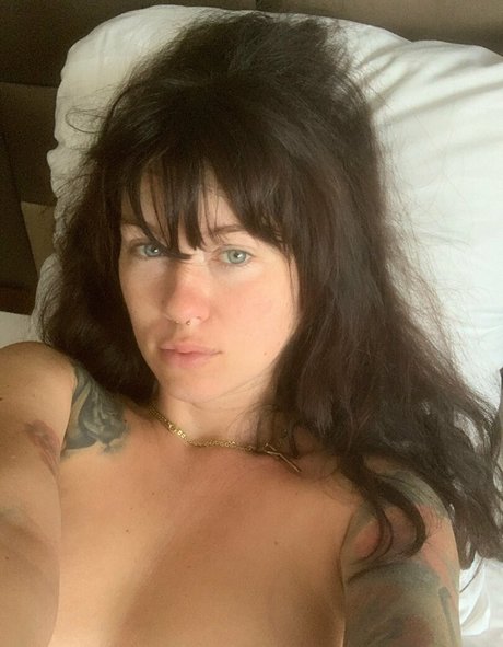 xmishacrossx only fans leaks