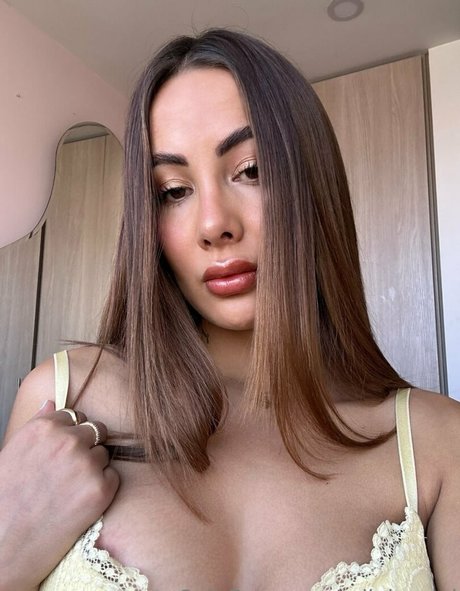 Mila Bernal new onlyfans