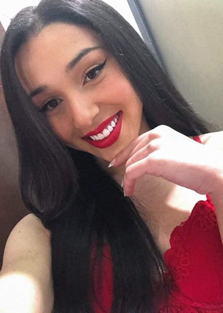 Luana Moraes onlyfans model