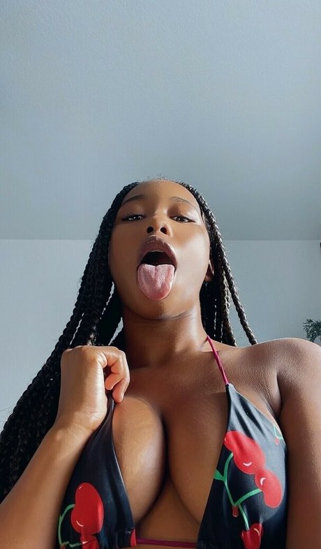 IeshaMarie20 onlyfans nude pics