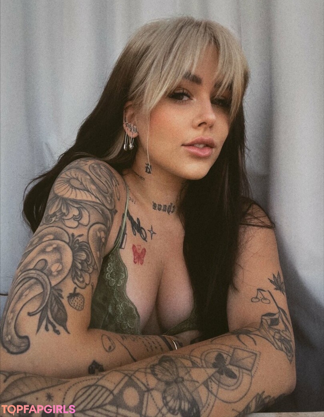 Craysounds onlyfans striptease