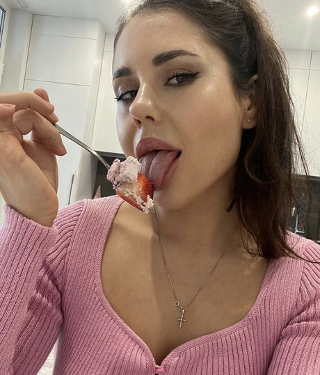 Lorilora_ only fans content