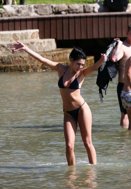 Ana Castela is on onlyfans