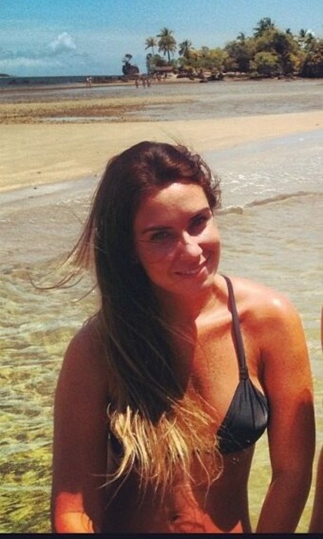 Larissa Erthal onlyfans tits