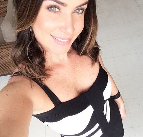 Larissa Erthal onlyfans sexy