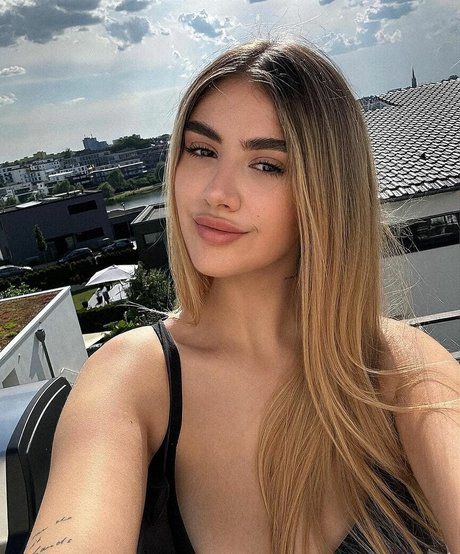 lisa straube onlyfans model