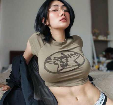 Poon Wrunya nude porn onlyfans