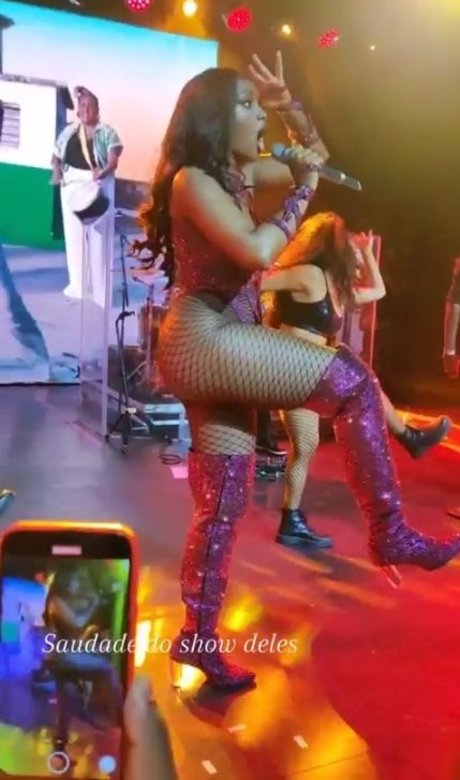 Iza Cantora onlyfans nude content