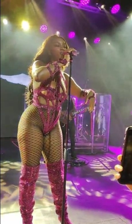 Iza Cantora Profile pic