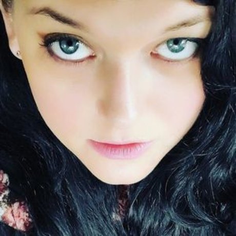 lauraleighxoxo onlyfans strip tease