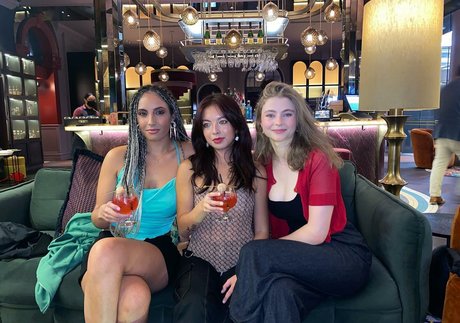 Thomasin Mckenzie onlyfans fuck