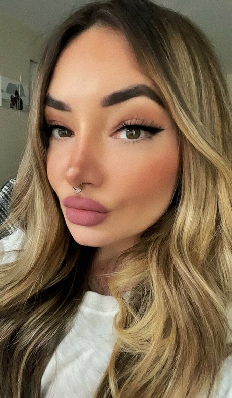 Brittany Zapata feet onlyfans