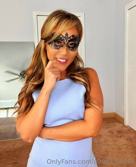 naughtydiamond11 onlyfans pics leaked