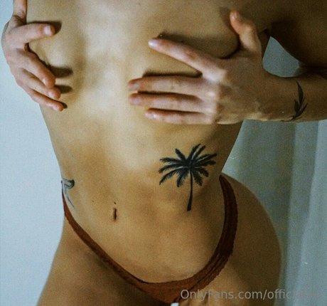 Kinley Turner onlyfans leakes