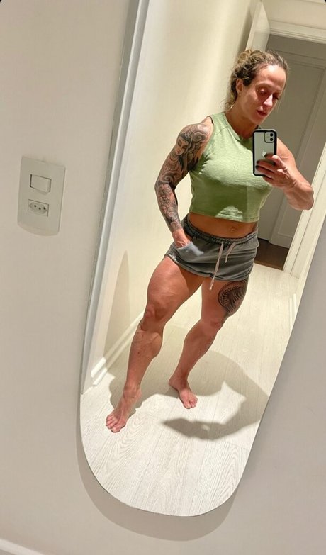 Vanessa Alvares onlyfans ass