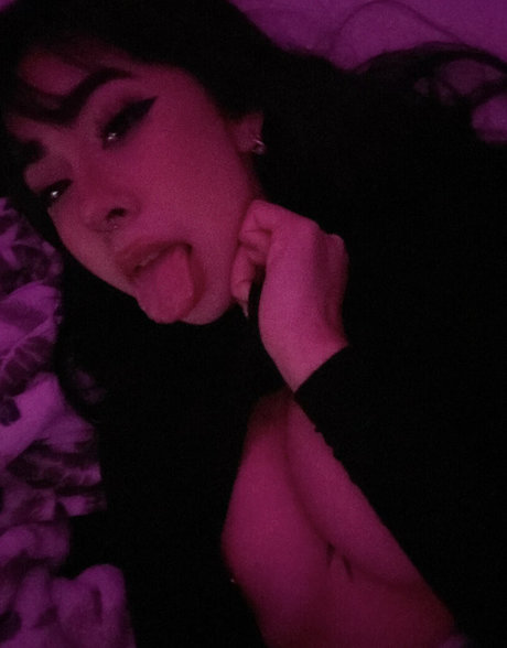 vivianerosales onlyfans picture