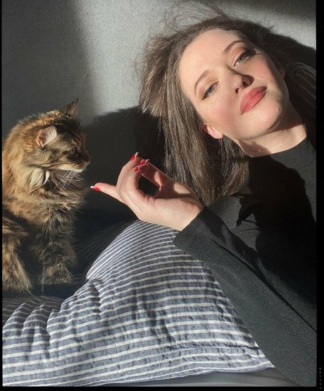 Kat Dennings onlyfans lesk