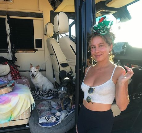 Haley Reinhart onlyfans sextape