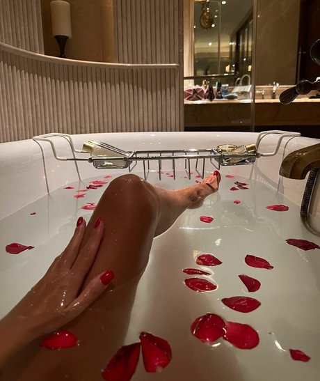 Alina Lobacheva onlyfans post