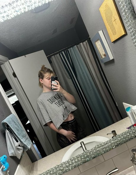 midnight sky80085 onlyfans model photo