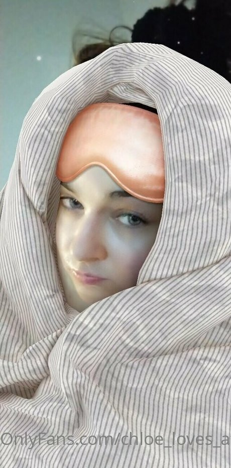 chloe loves attention only fans