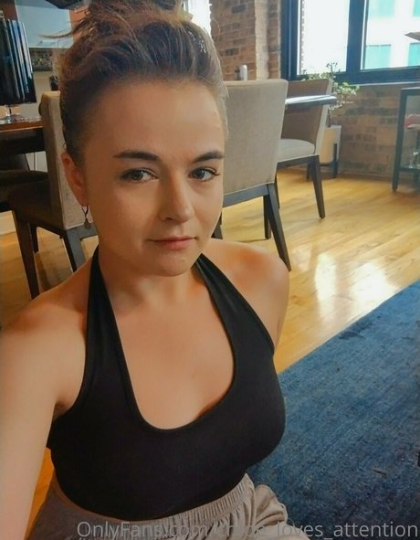 chloe loves attention ass onlyfans