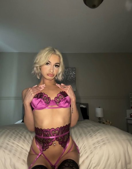 Izadolla free only fans