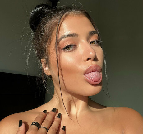 Daraanjelika naked onlyfans pics