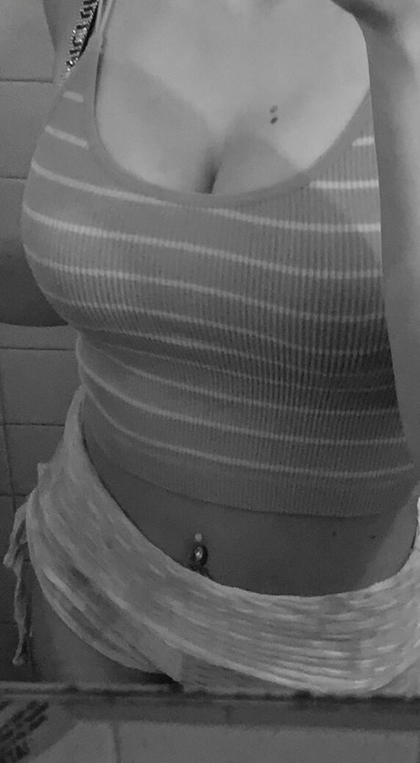 FrontDeskLady porn onlyfans leaks