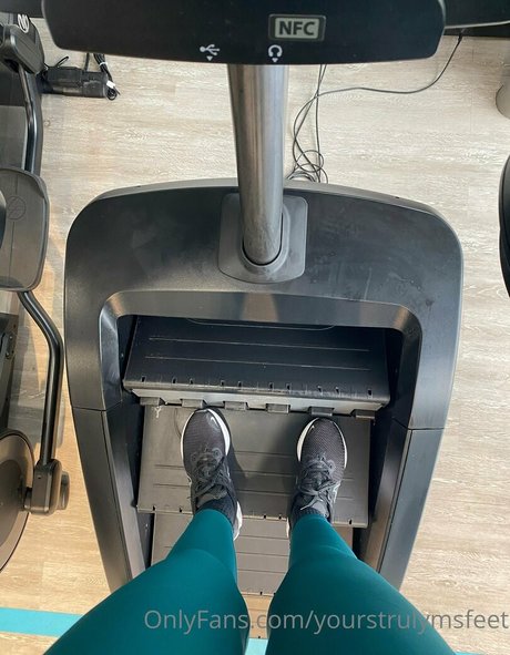 yourstrulymsfeet on onlyfans