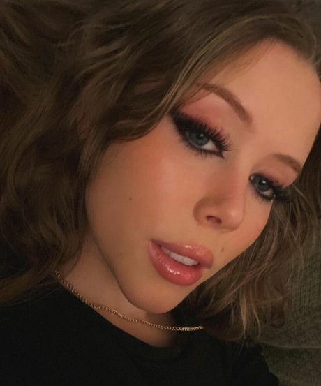 Emily Kyte nude only fans leaks