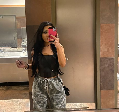 Roxanne Perez strip onlyfans