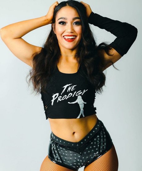 Roxanne Perez onlyfans mega