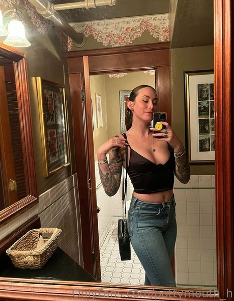 pottymouth h onlyfans model photos