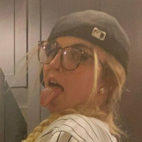 hannahcrawford18 onlyfans leaked pictures