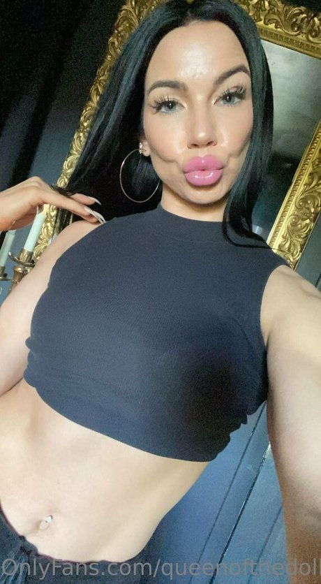 queenofthedollhouse onlyfans pic