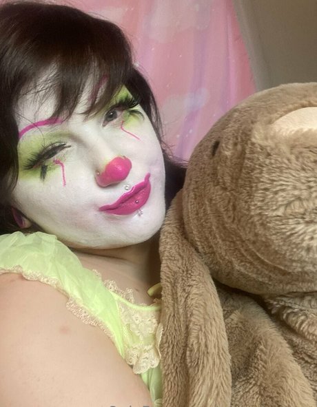 moaningbrat Profile pic