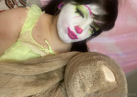 moaningbrat onlyfans pictures