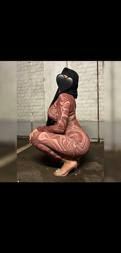 WolfieAisha naked onlyfans leak