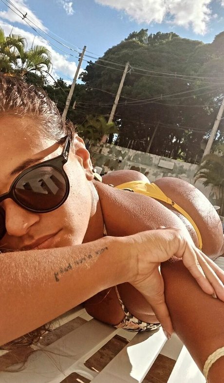 Caiala Tavares nude porn onlyfans