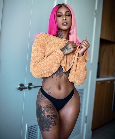 Mizz Twerksum onlyfans nude leaked