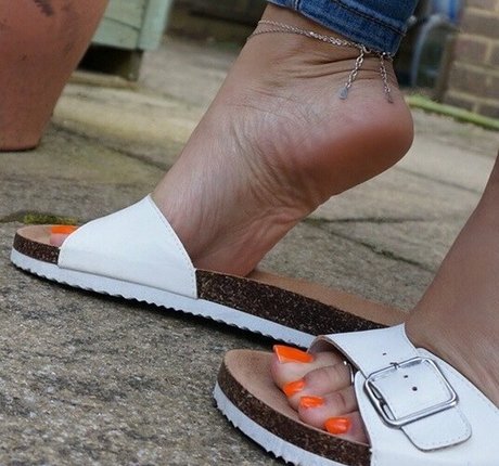 feetworthfollowing onlyfans leaked pictures