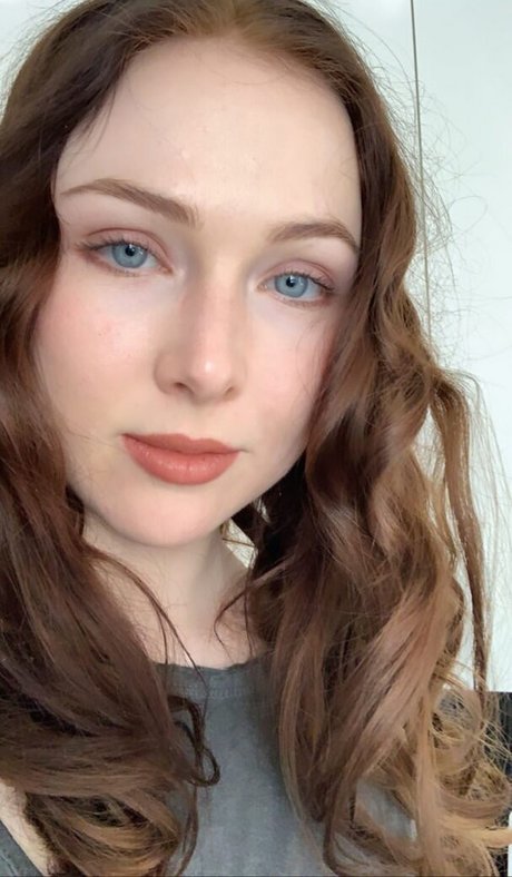 Molly Quinn naked onlyfans leak