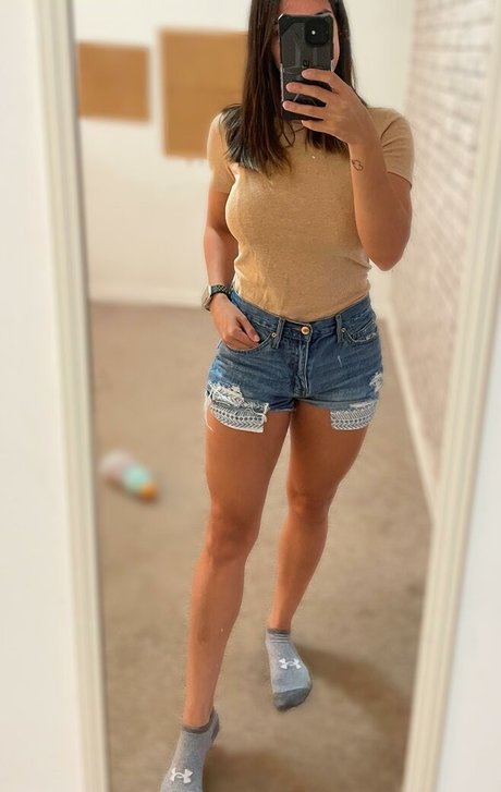 Sara Miller onlyfans strip